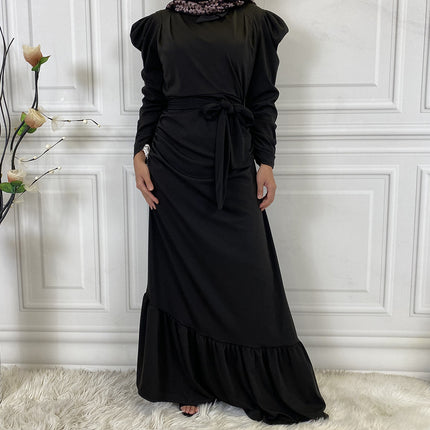 Muslimisches Kleid aus dem Nahen Osten mit Plissee und unregelmäßigem Saum