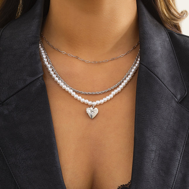 Collar de perlas de corazón de diamantes de imitación al por mayor Collar de clavícula de metal