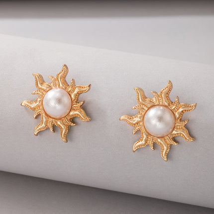 Pearl Love Light Luxury Hollow Stud Earrings