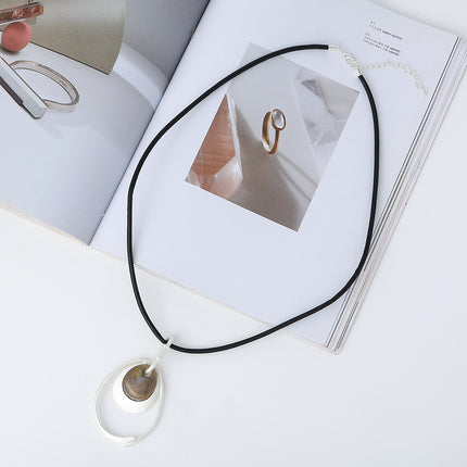 Wholesale Women's Simple Oval Geometric Metal Necklace