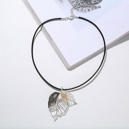 Wholesale Women's Short Stylish Leaf Geometric Metal Necklace