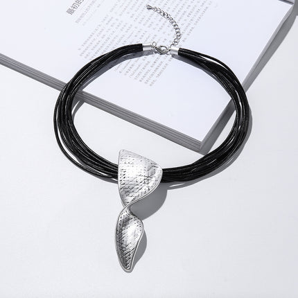 Wholesale Women's Metal Frosted PU Leather Cord Exaggerated Necklace