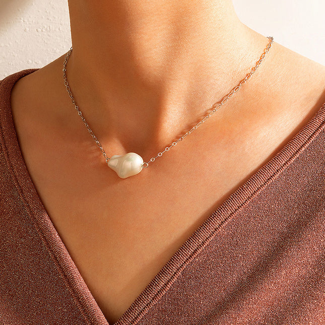 Wholesale Fashion Ladies Simple Irregular Pearl Necklace