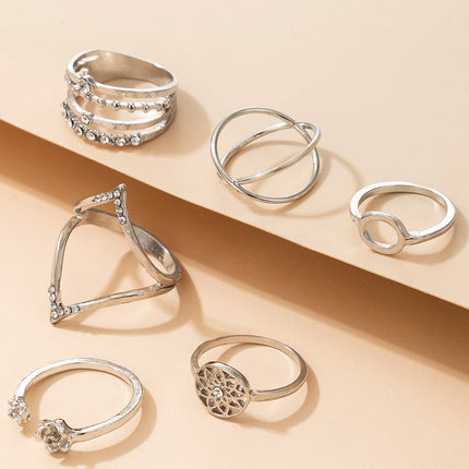Juego de anillos de 6 piezas con forma de flor plateada y diamantes de imitación a la moda
