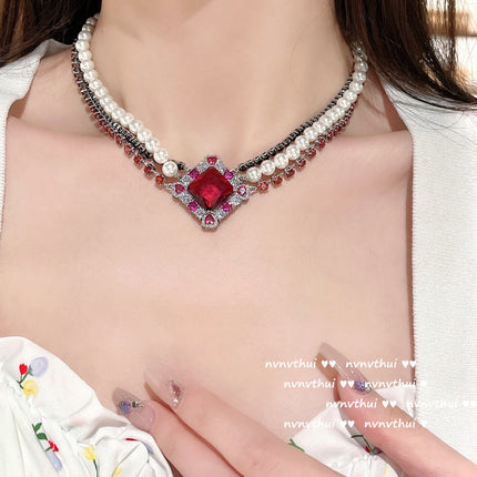 Rote Rhombus-Perlenkette 18 Karat vergoldeter antiker Zirkon