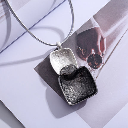 Wholesale Women's Fashion Simple Geometric Metal Contrasting Long Necklace