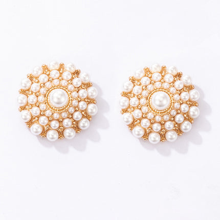 Pearl Love Light Luxury Hollow Stud Earrings