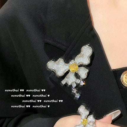 Schmetterlingsbrosche 18 Karat vergoldete Zirkon-Bogen-Wassertropfen-Halskette