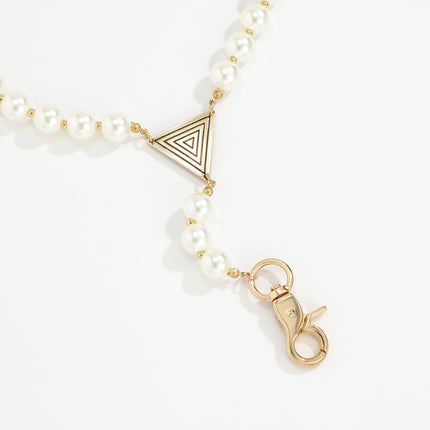 Wholesale Triangle Buckle Necklace Simple Pearl Necklace