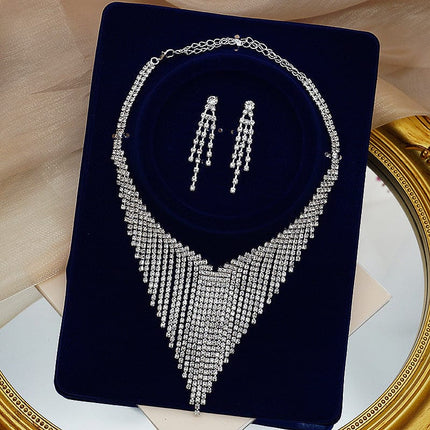 Ultra-Luxus Klauenkette Halskette Ohrring Set zweiteiliges Kleid Hochzeitskleid Hundert passender Schmuck