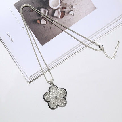 Wholesale Women's Simple Flower Geometric Metal Necklace