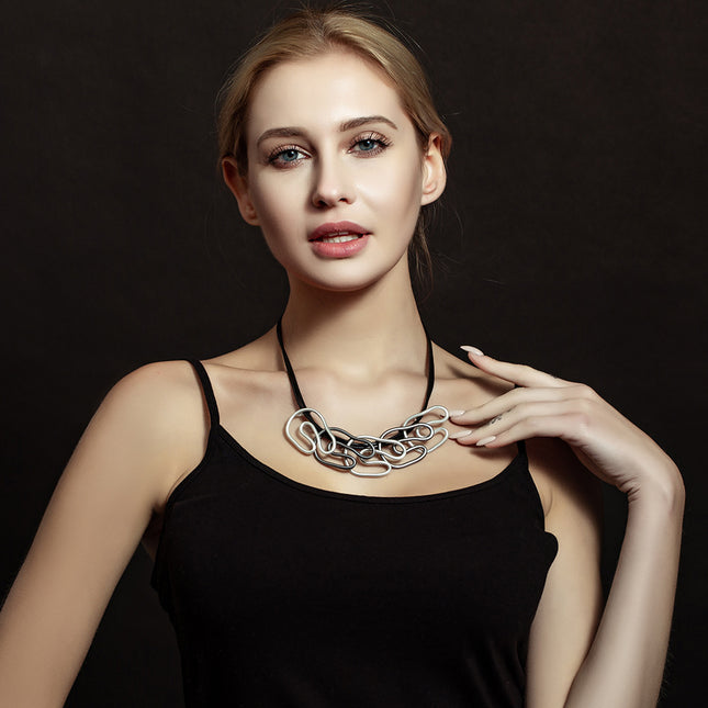 Wholesale Women's Metal Necklace Clavicle Chain