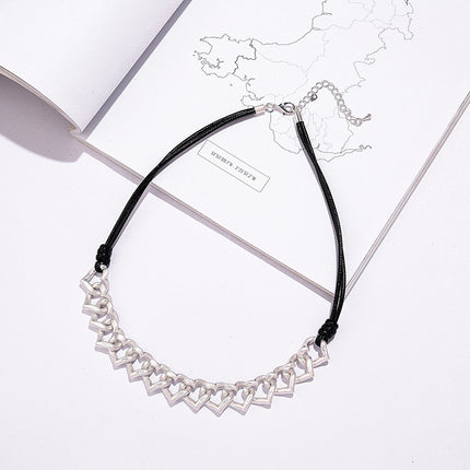 Wholesale Women's Heart Shape Geometric Metal Trendy Short Necklace